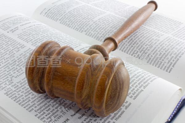 法律文本中的頁眉 規范、功用與設計原則